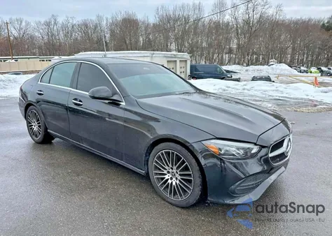 2023 Mercedes-Benz C 300 z USA, uszkodzony, nr VIN W1KAF4GB8PR095842